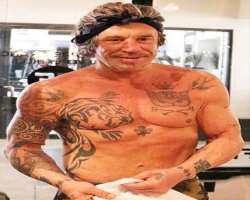 The actor is a tattoo freak and has at least seven tattoos. He has a tattoo of a shamrock on his left forearm, a bull's skull on his right bicep, a ti